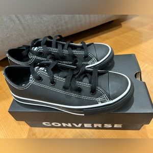 NIB Chuck Taylor Converse Kids All Star Ox